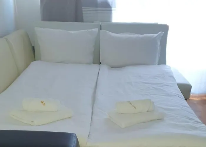 Art Marina Cape-private Host Appartamento Ravda