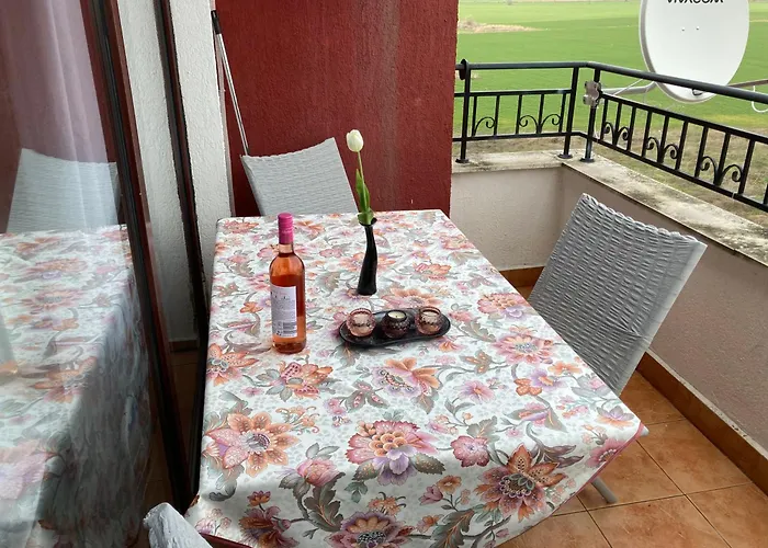 Art Marina Cape-private Host * Ravda