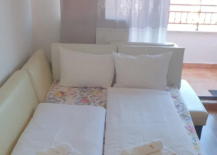 Art Marina Cape-private Host * Ravda