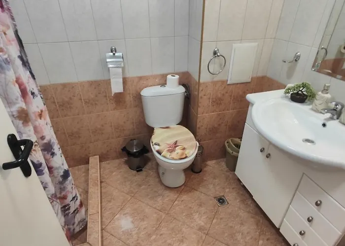 Art Marina Cape-private Host Appartamento Ravda